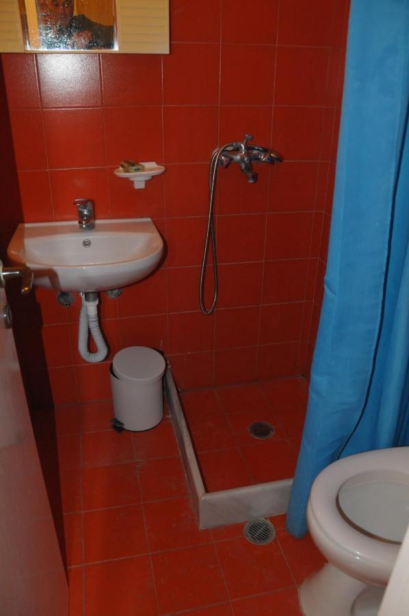Chalikias Rooms Asprogerakata エクステリア 写真
