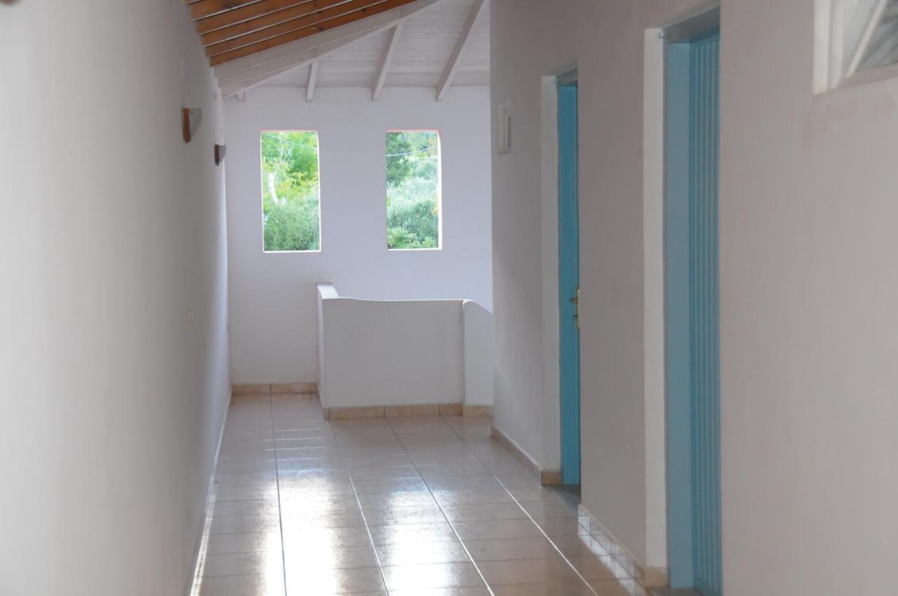 Chalikias Rooms Asprogerakata エクステリア 写真